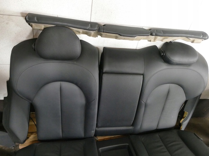 фото №8, Mercedes w209 c209 рестайлінг amg сидіння диван боковина оббивка комплект шкіра