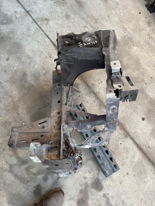 фото №6, Renault megane iii 3 четверть лонжерон левая передняя перед