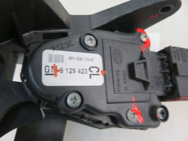 фото №5, Потенциометр газа opel tigra 1.4 9129423cl
