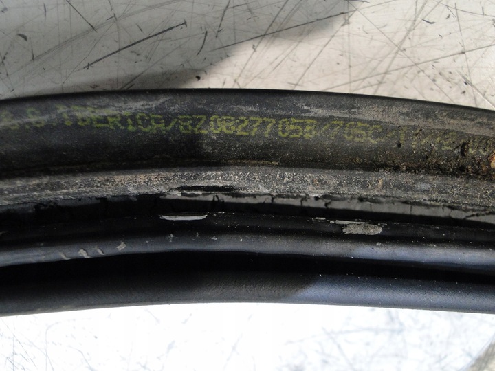 фото №6, Audi a2 прокладка кришки кришки багажника 8z0827705b