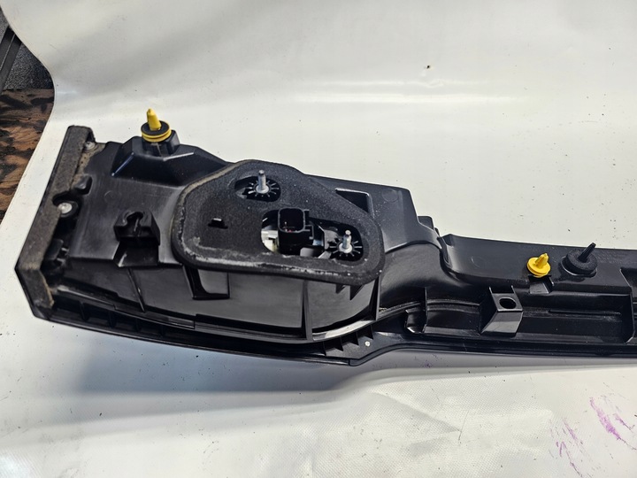 фото №11, Лампа зад задняя накладка range rover velar 2017 - l560 j8a2-13192-ce