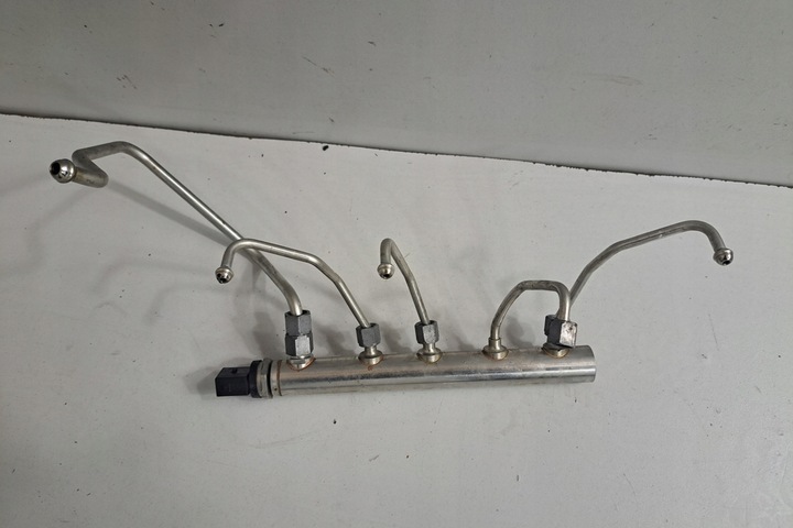 фото №8, Планка вприскувальний bmw 3 f30, f80 7585411 2.0l бензин 2014