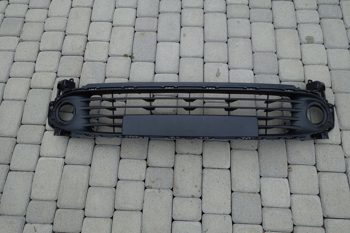 фото №1, Renault clio iv решётка средняя оригинал состояние bdb 622542958r