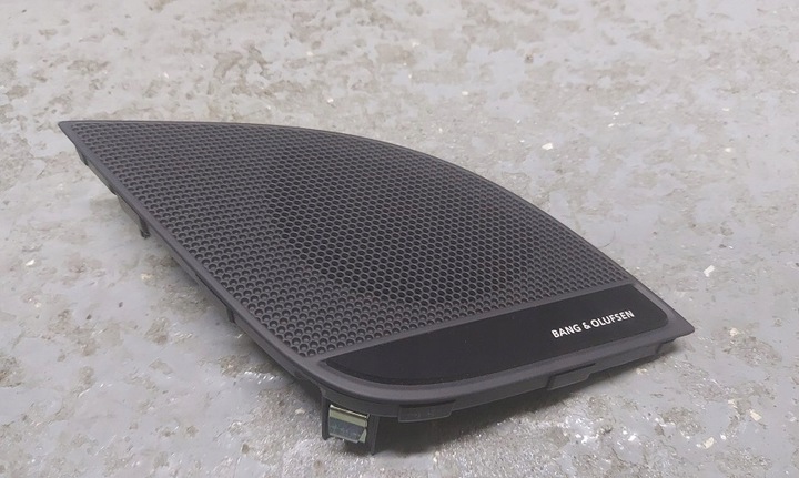 фото №1, Audi q5 80a решітка динаміка панелі права b&o