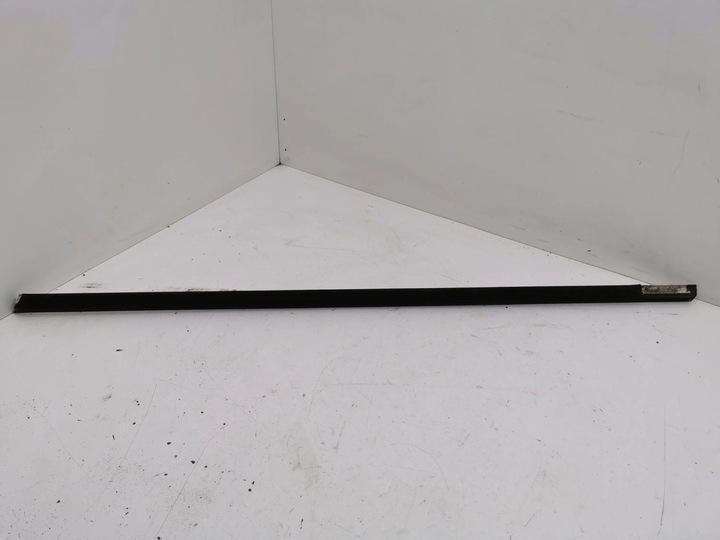 фото №9, Volvo s80 2008 правая сторона планка прокладка стёкла дверь передних