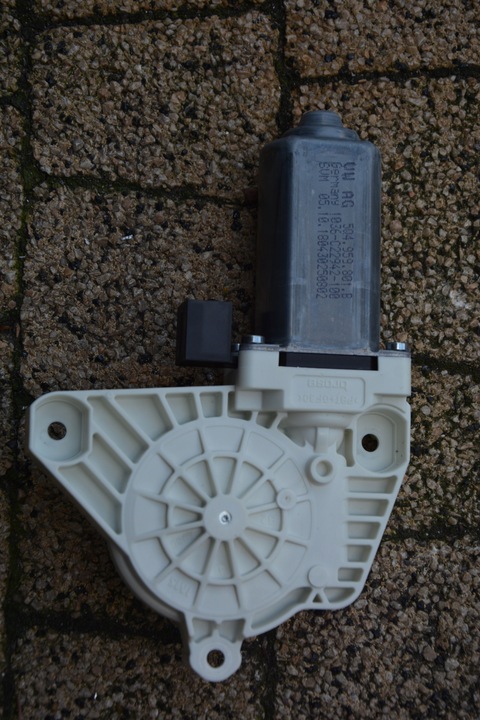 фото №1, Двигунчик підйому скла vw golf 7 5q4959801b