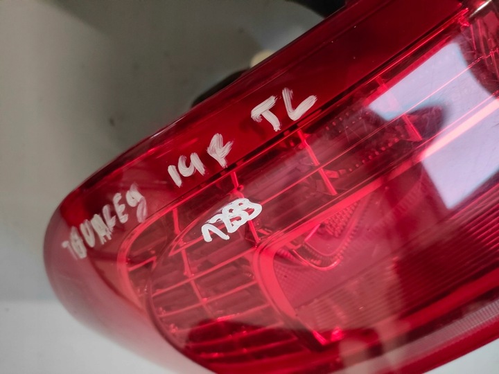 фото №9, Vw touareg лампа w кришка багажника права 7p6945308