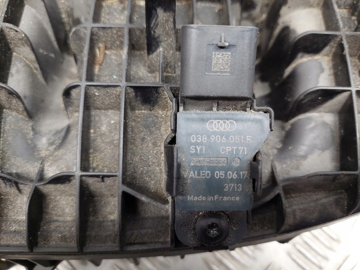 фото №8, Audi a5 2.0 tfsi 06l133201 з спереду колектори впускний