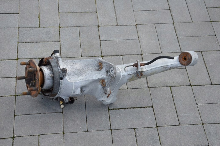 фото №1, Porsche 944 s2 3.0 рычаг поворотный кулак правый зад