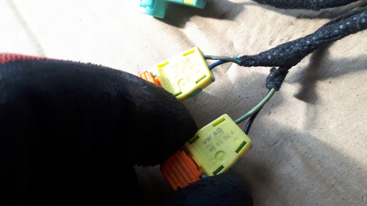 фото №8, S4 b9 a4 8w штекер разъём подушка безопасности 4m1972562a a5 8w