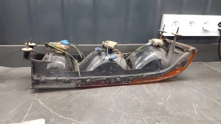 фото №10, Лампа левая chevrolet corsica 96r