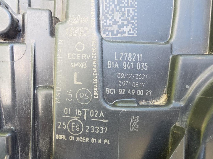 фото №15, Audi q2 sq2 81a рестайлинг лампы комплектные полный led matrix hd 81a941035 81a941036