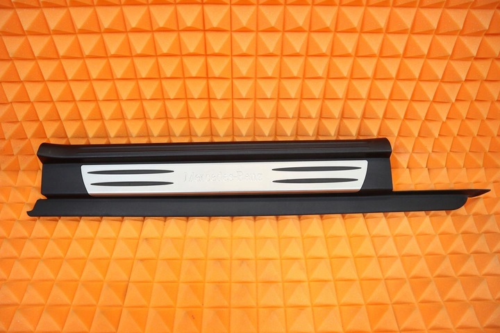 фото №1, Mercedes-benz оригінальний номер 1716800235 планка накладка порога