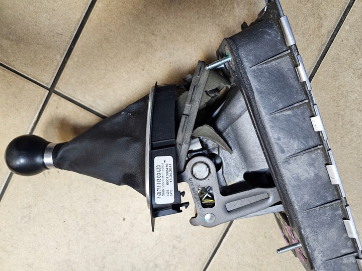 фото №11, Домкрат тросы изменения коробки передач выборщик vw jetta vi 1k0711049bs