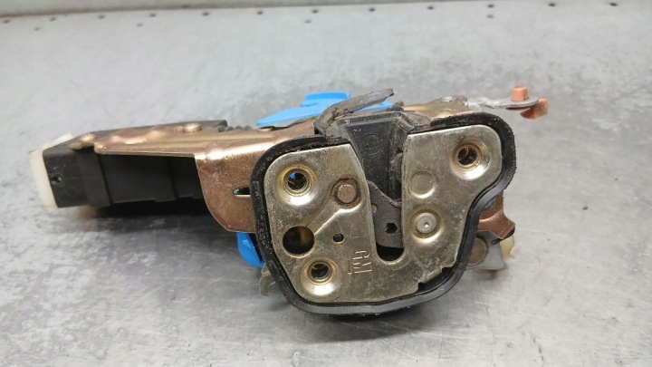 фото №8, Замок праве перед saab 93 9-3 99r 4809356 3pin