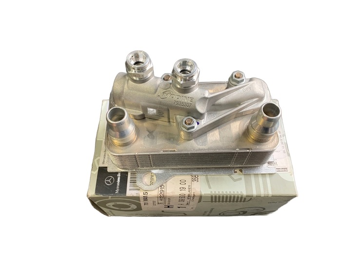 фото №1, Mercedes w205 w213 253 радиаторов масла новая oem