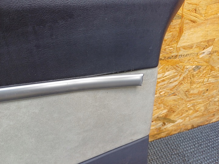 фото №3, Citroen c8 peugeot 807 обивка боковина дверь правые зад