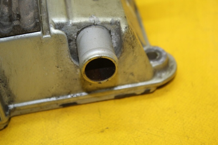 фото №7, Крышка клапанов 077103475e a6 c4 4.2 b