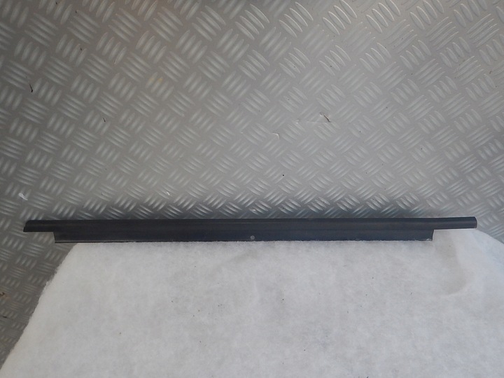 фото №1, Audi a1 8x 8x4 левая планка накладка дверь зад