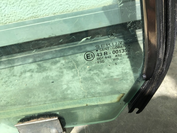 фото №9, Стекло боковая правая зад задняя mercedes w124 купе c124 ce