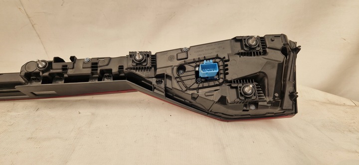 фото №8, Audi a8 d5 накладка крышки зад oled matrix