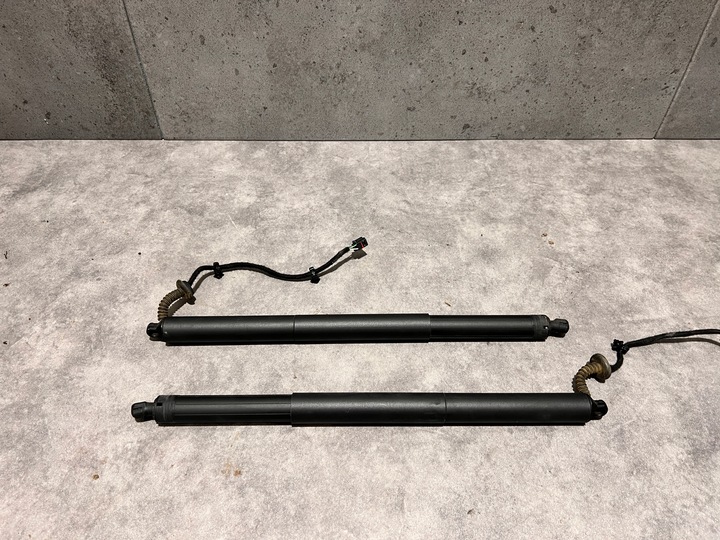 фото №7, Porsche taycan 4 cross туризмо комплектный зад крышка бампер лампы подкрылки