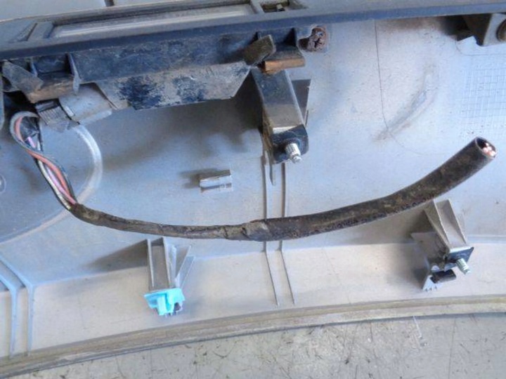 фото №16, Hyundai ix35 10 накладка крышки багажника зад a3