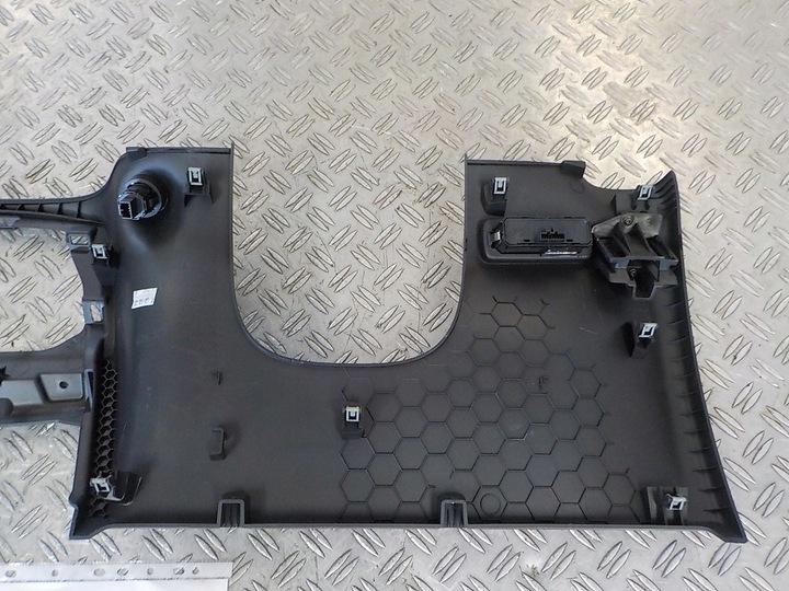 фото №8, Защита консоли volvo оригинальный номер 31442616