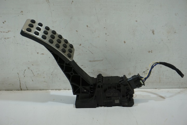 фото №9, Mercedes a w177 педаль сцепления тормоза газа a1772900700 a2472902500
