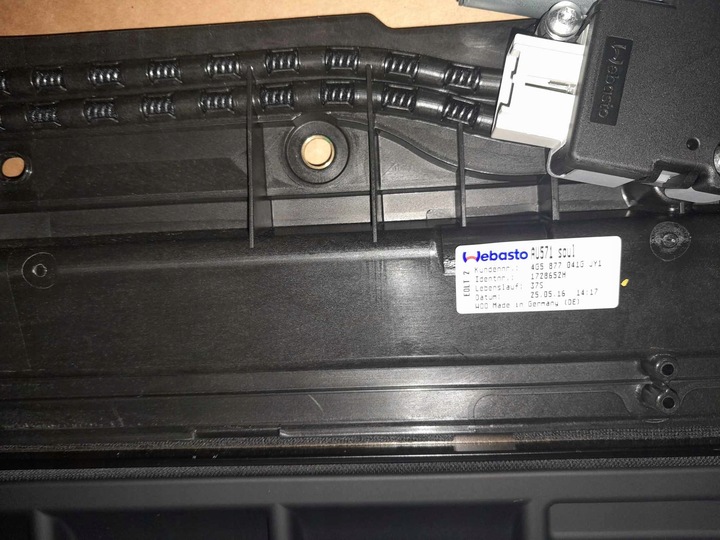 фото №14, Audi a6 sedan c7 4g рестайлинг люк 4g5877041g бежевая чёрная накладка 28km