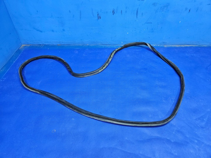 фото №7, Skoda octavia iii прокладка крышки багажника задней зад 5e9827705