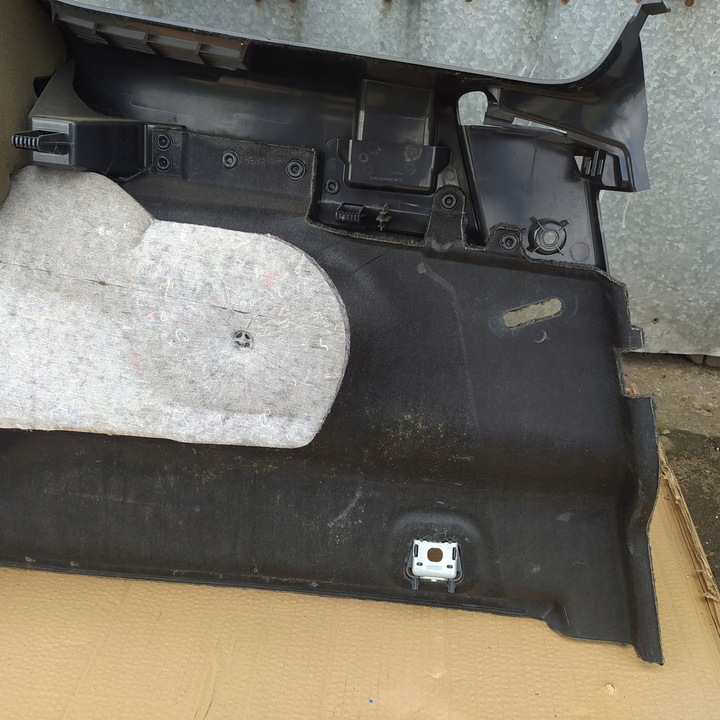 фото №8, Volvo xc60 i 08- боковина багажника правий зад оббивка 30721203