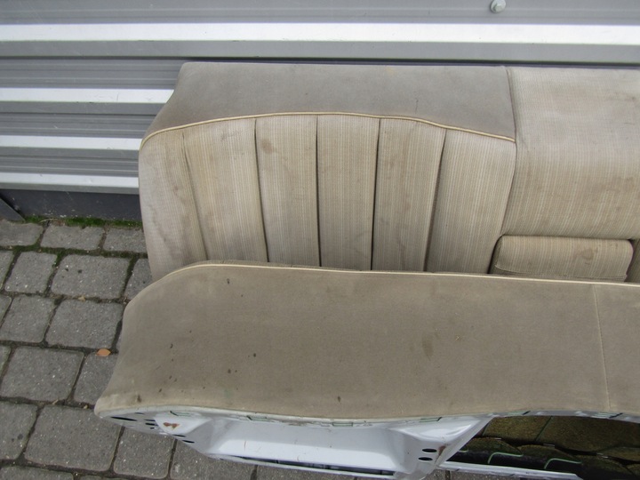 фото №10, 2 mercedes w124 sedan кремовый диван задняя спинка 85-88 узкая планка