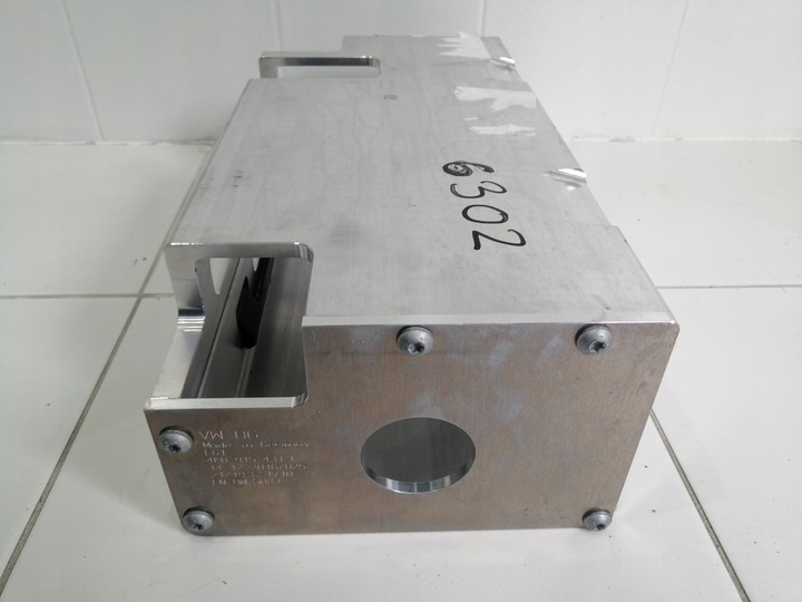 фото №6, Корпус крепление аккумулятора акумулятора audi a6 c8