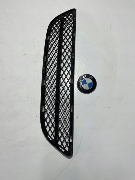 фото №13, Решётка средняя бампера перед bmw e90 e91 7134074