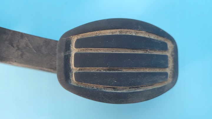 фото №9, Opel corsa f 1.2b 22r педаль зчеплення 9824263080