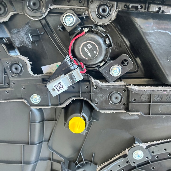 фото №10, Боковина обивка дверь левый перед tucson 3 n-line