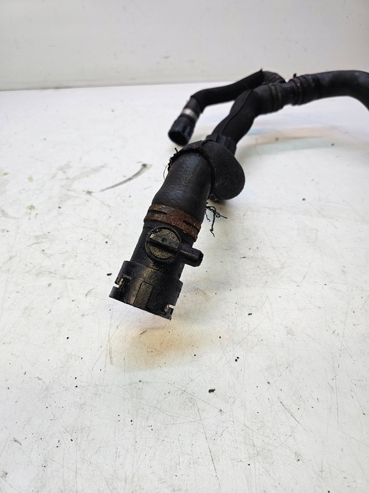 фото №3, Трубка шланг воды audi q5 8r 2.0 tdi 8r0121049b