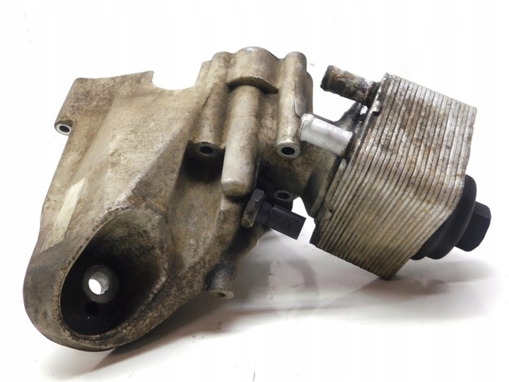 фото №1, Лапи двигателя корпус фильтра масла 022199354l - porsche cayenne i 7l 3.2 vr6