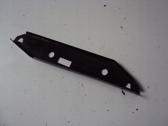 фото №1, Ковзун бампера лівий перед mercedes cla w117 13-19