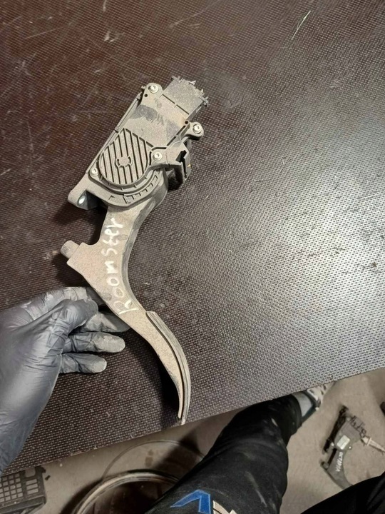 фото №1, Потенціометр педаль газу skoda fabia ii 2 roomster 1.4 tdi bms 6q1721503f