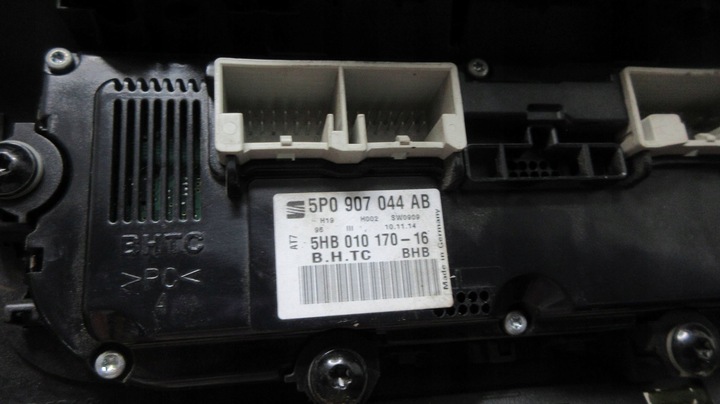фото №11, Seat 5p0907044ab панель кондиционера