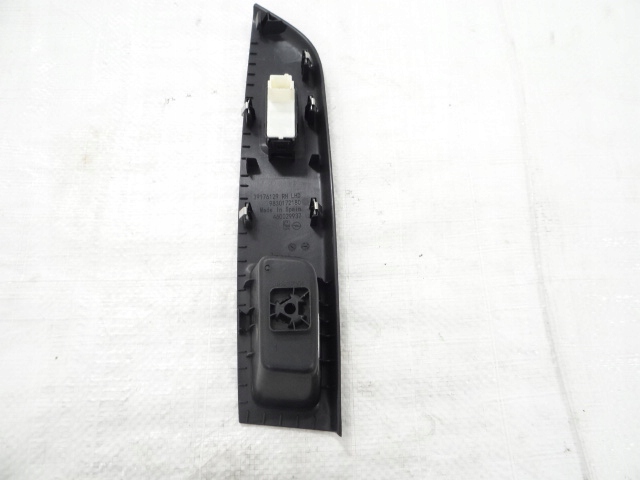 фото №6, Opel corsa f правое передний переключатель стёкла 9830172180