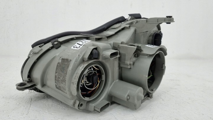 фото №6, Mercedes c клас 203 mopf 2004-2007 ксенон фара права
