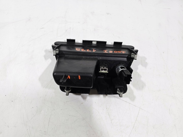 фото №6, Гнездо port usb полка peugeot 208 2008 i#1779