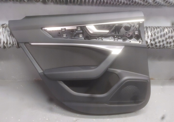 фото №1, Audi a6 c8 4k 18-25r боковина оббивка двері лівий зад