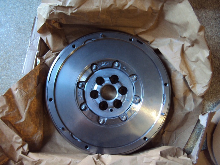 фото №1, Колесо двомасовий citroen c4 peugeot partner iii 1.6hdi 1638837380 9812184080