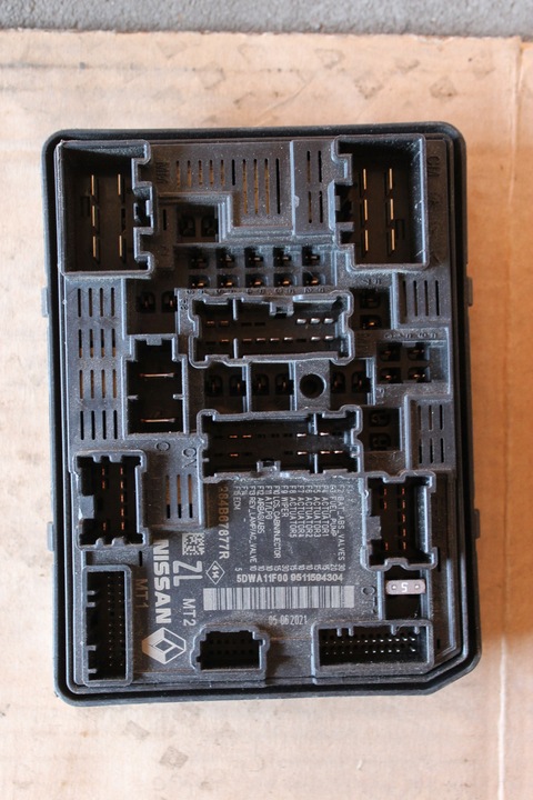 фото №1, Renault zoe 2021r рестайлинг 284b67877r модуль коробка bcm