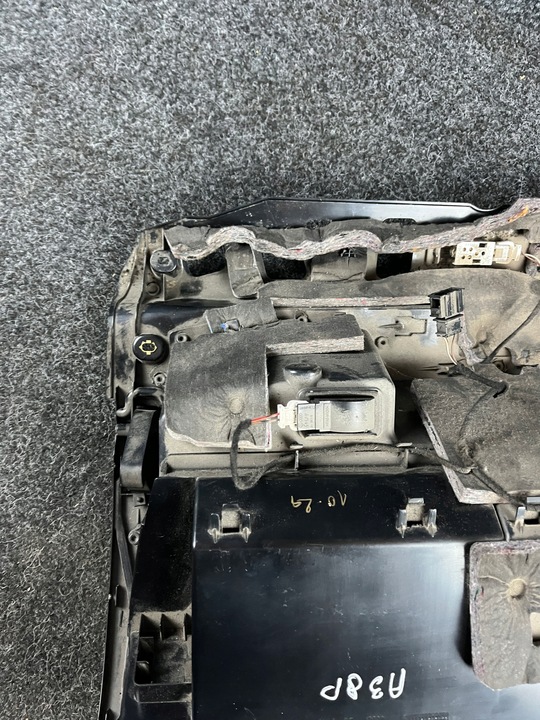 фото №15, Audi a3 8p sportback бардачок панелі розподільчої 8p1857035b