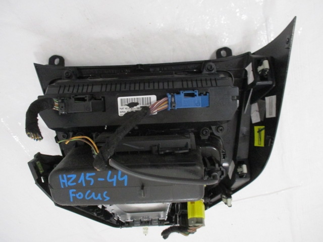 фото №15, Ford focus mk3 рестайлинг панель средний кондиционера